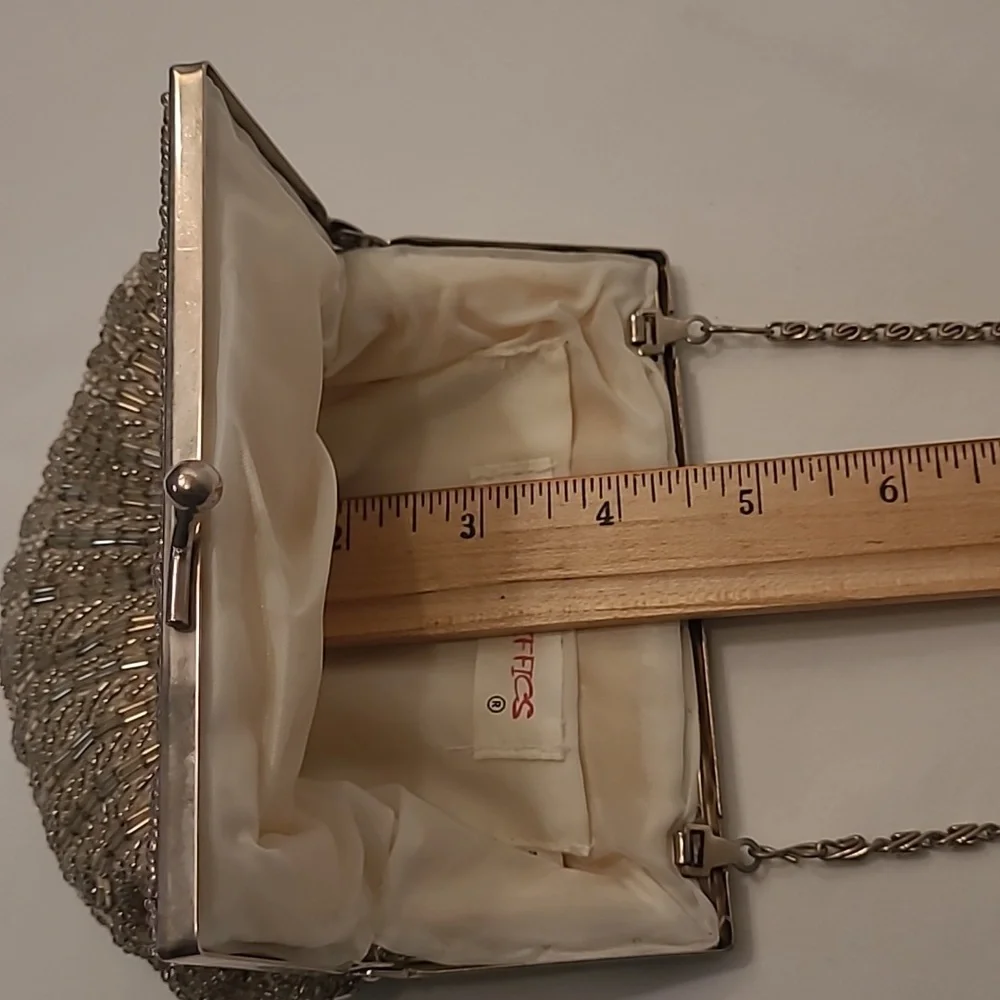 Vintage Shell Shaped Beaded Bag with Satin Lining Long Silver Tone Chain - Picture 8 of 13